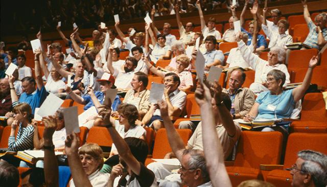 Delegates of the 1988 General Council voting